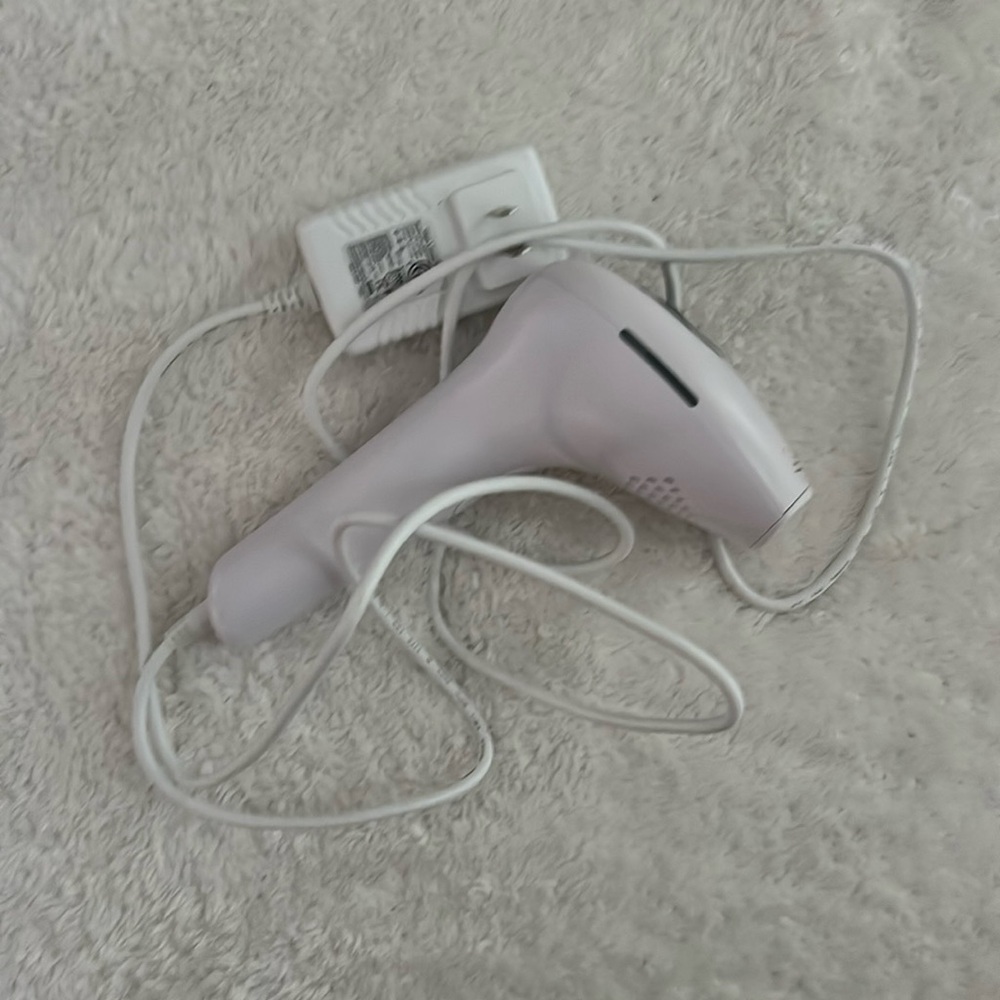 XSoul IPL Hair Removal with safety glasses